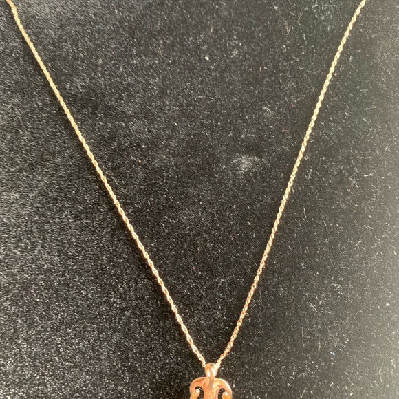 10Karat Gold Loving Family Pendant w 18” 10K Gold Chain - Picture 8 of 9